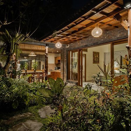 Teja Lokha Ubud Villa Экстерьер фото