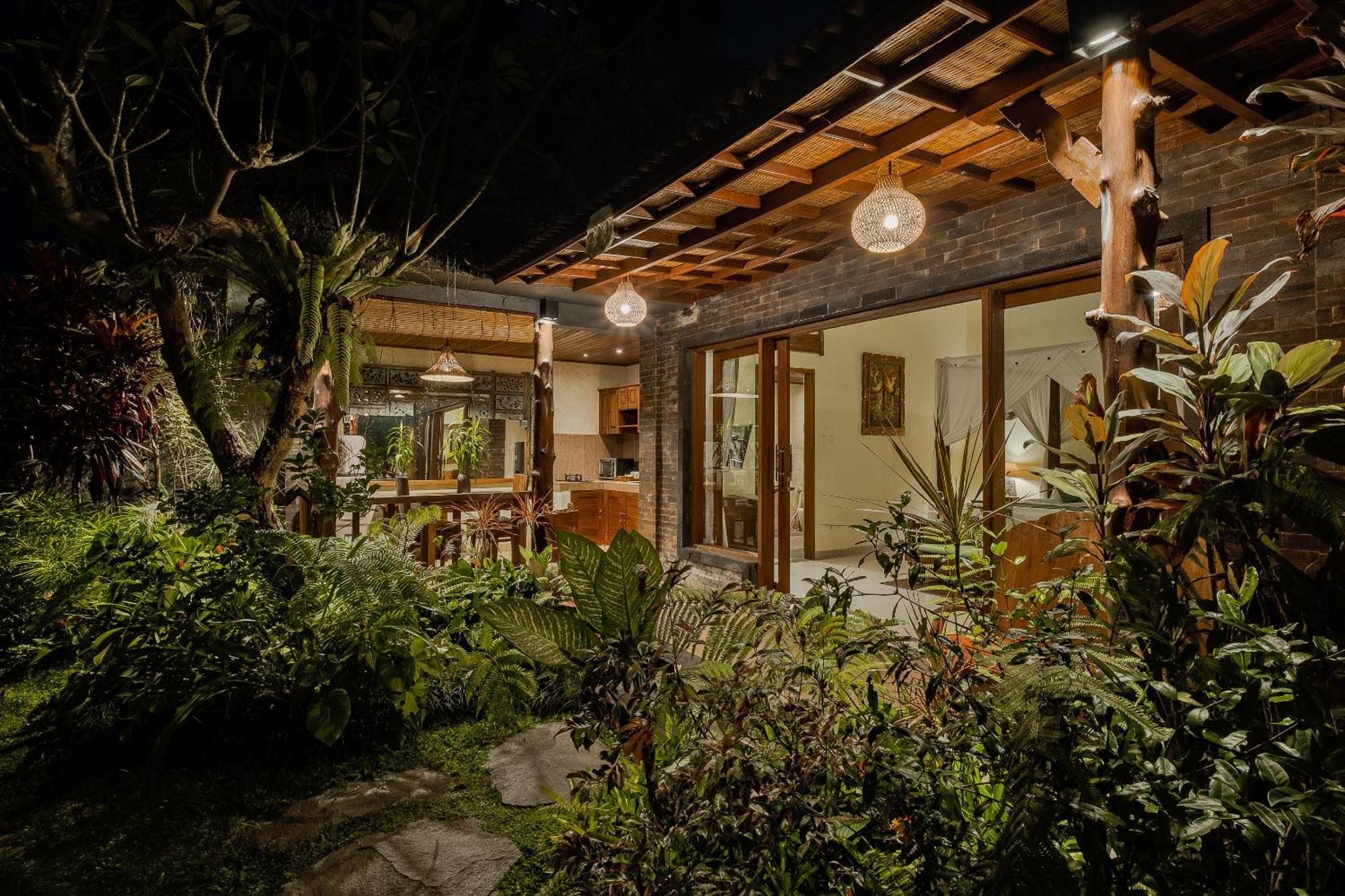 Teja Lokha Ubud Villa Экстерьер фото